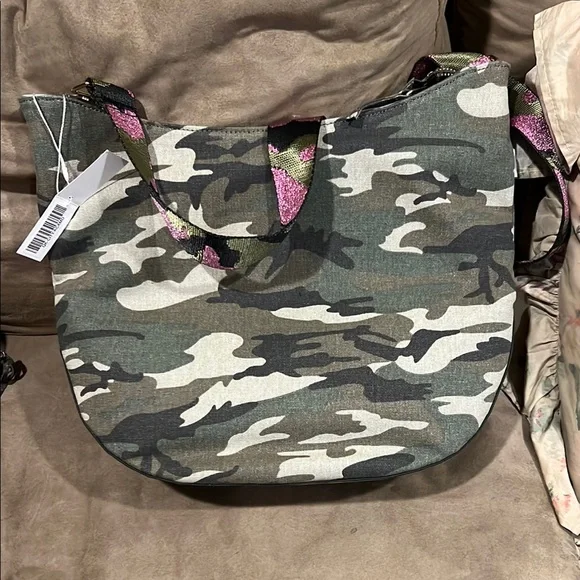 Quilted Koala Camouflage Crossbody Bag with Camouflage Design on strap. - Picture 2 of 2